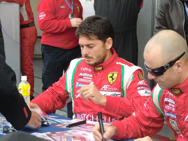 フィジケラ（左）とブルーニ！<br />レース前でナーバスになっているのか、フィジコはかなり恐い顔でした。。。