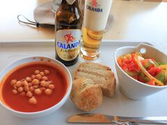 ちょうど12時を回ったところだったので、駅のすぐ近くのブッフェレストランでランチ。

久しぶりのサラダがおいしい。疲れた時はやっぱりスープ。