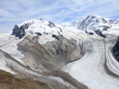 氷河が間近にはっきりと見えました。

Monte Rosaの左側がGornergletcher、右側がGrenzgletcher