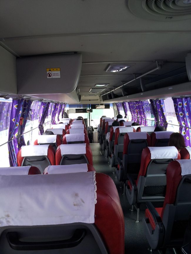 行きと似たような感じのバス。