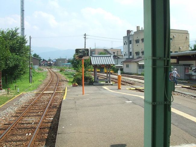 越前大野駅。なぜか駅の中に釣り鐘がありました。ここ越前大野は水の町として有名だそうです。