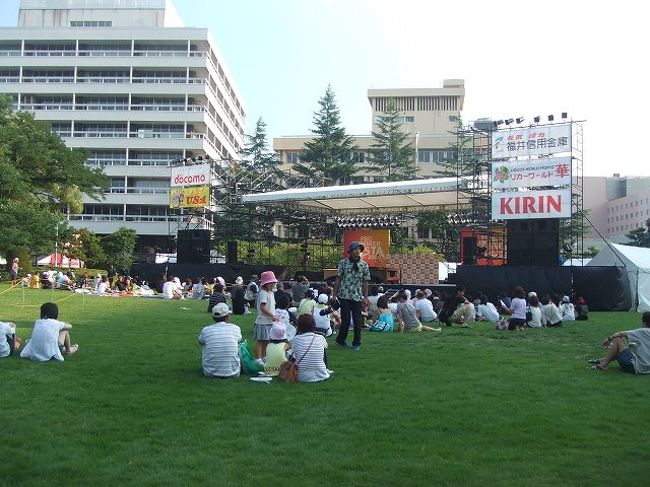 市内でぶらぶら。中央公園では夏祭りのようなイベントが行われていました。<br />FBCサマーフェスタが開催されていたようです。