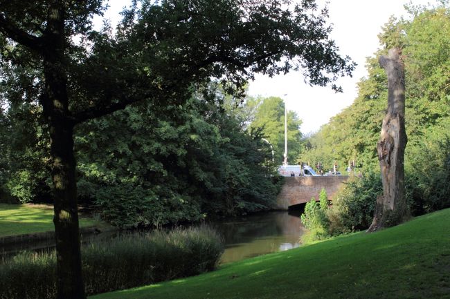 駅からほんの少しでこういった風景に変わります。