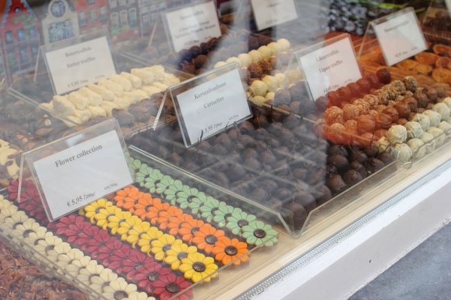 カラフルなお菓子と、