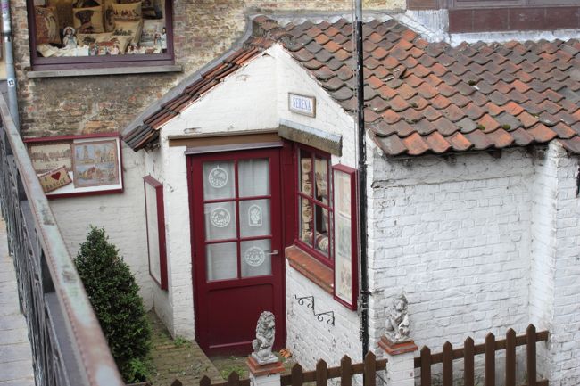 運河脇の、レース屋さんでしょうか？