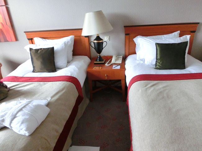 ベッドはちょっと小さいけど…