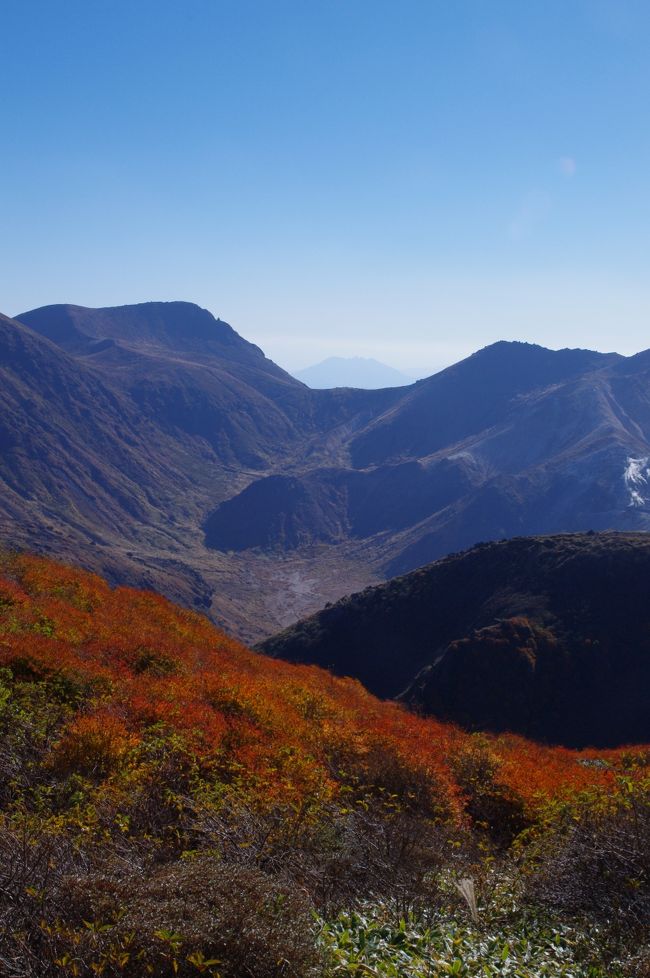 久住山と星生山の間に阿蘇、根子岳