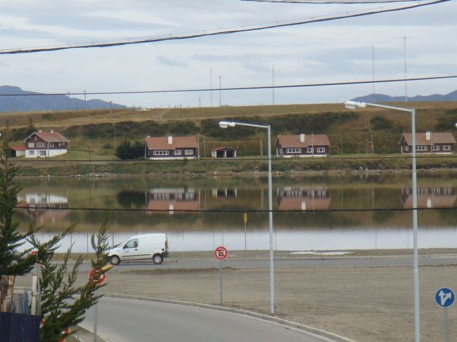 ほんとに水が静かで鏡のよう
