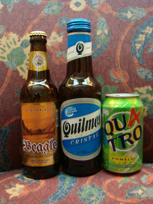 買い出しした飲み物。<br /><br />ビーグル・ビール、なかなか美味しかったです(笑)