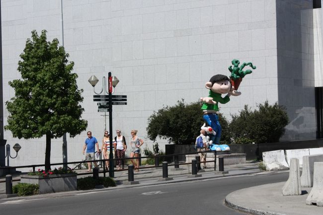 さて、次は漫画博物館に向かいます。