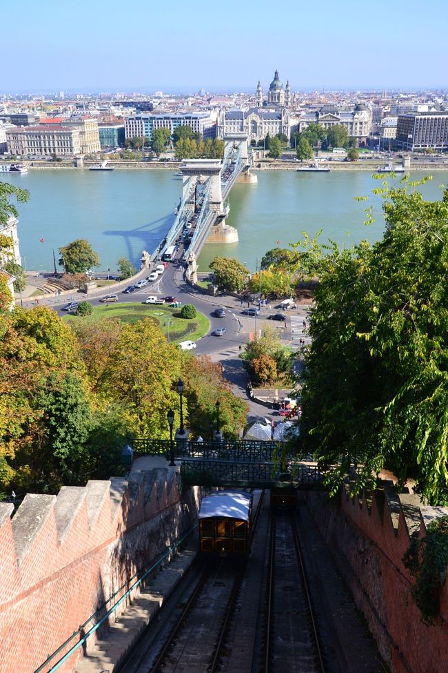 すったもんだの後、ケーブルカーに乗って王宮へ。