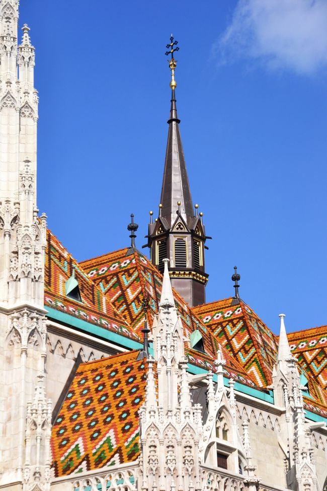 鉛筆チョコレートみたいな塔。