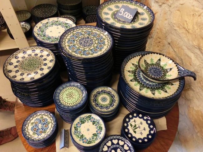 少しビクビクしながら地下鉄に乗ってきてよかった！<br /><br />値段は思ったよりは安くなかったけど、ロンドン、ましてや日本で買うよりはお買い得。<br /><br />何を買ったかは、あとでのお楽しみ…