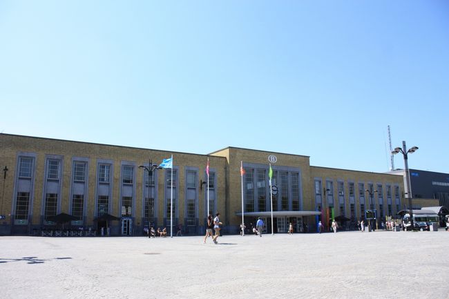 かなり大きな駅です。<br />コインロッカーに荷物を預けましたが、タッチパネルで画面には日本語の説明もあり、とても分かりやすいです。