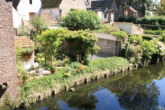 お友達から「ブルージュはおとぎ話に出てくる町みたいだよ」と聞いていましたが、すでにそんな感じ(*´∀｀)♪