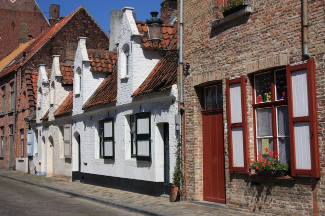 うーん、日本じゃ見られないお家！