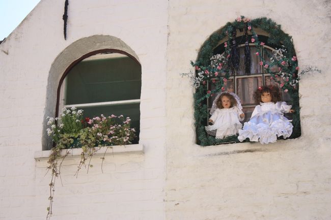 人形が飾ってあるお家もありました。