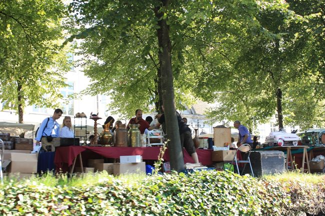 こちらでも蚤の市みたいなものが開催されていましたよ〜！もっとゆっくり時間があれば見て回りたかった！