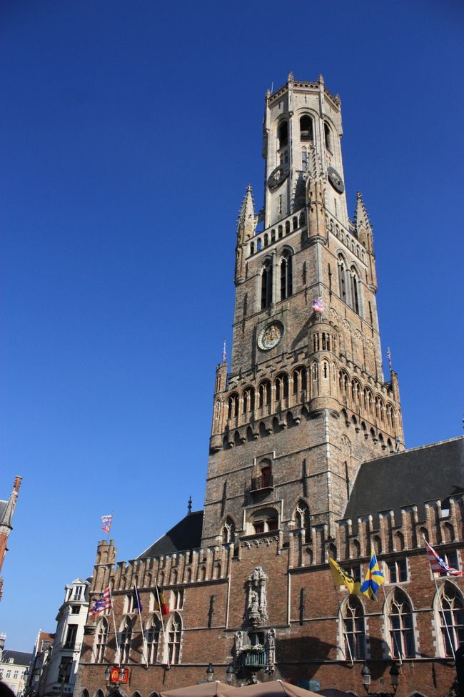 ブルージュにも鐘楼がありましたが、こちらは上りませんでした。というか、もう閉まっていたような。