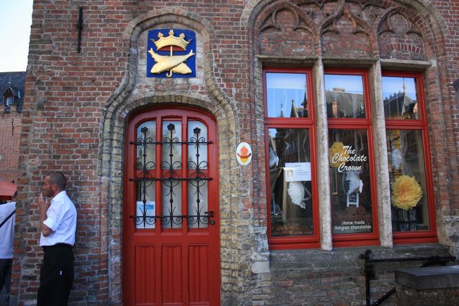 魚の紋章がついているからレストランか何かと思ったら、チョコレートショップでした。