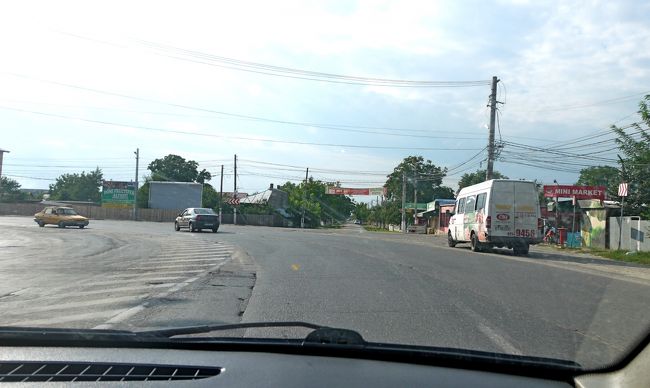 Afumatiの曲がり角，左に