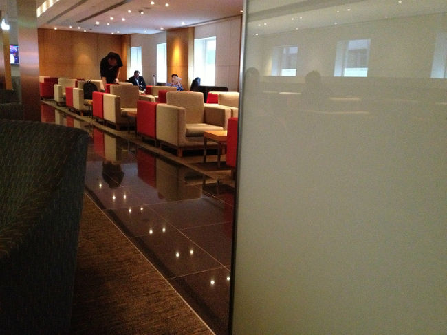 ラウンジは、ゆったり。<br />