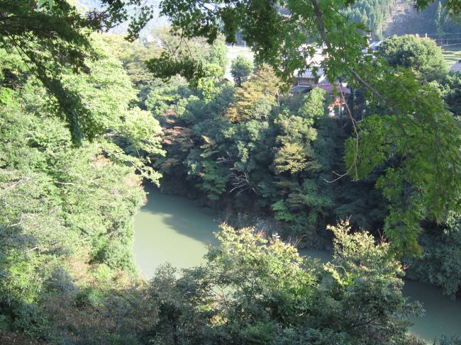 眼下に愛知川（えちがわ）<br /><br />この川の流れる音がまた癒し効果大☆