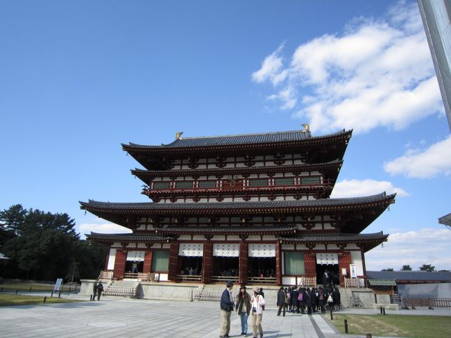 金堂<br /><br />美しい龍宮造り<br /><br />きっと中には美しい天女様が・・♪