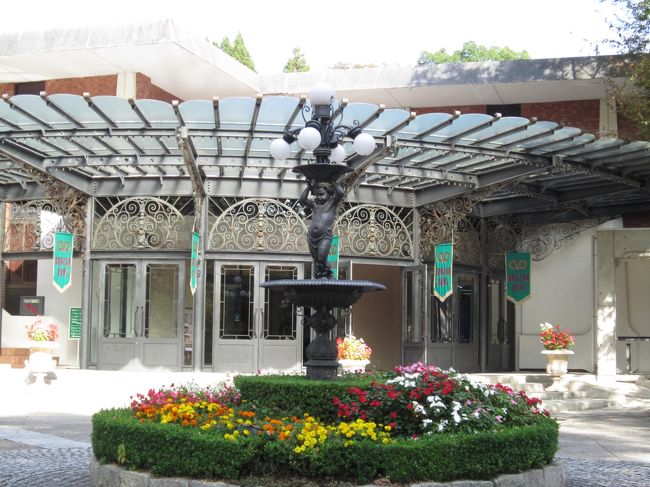 エントランス<br /><br />この奥はなんとボーリング場(笑)<br />