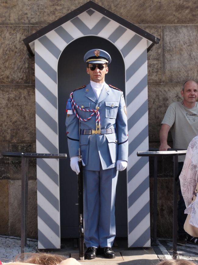 直立不動の衛兵