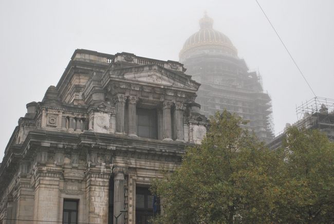 多分最高裁判所。古すぎて感動<br />ぼんやり工事中