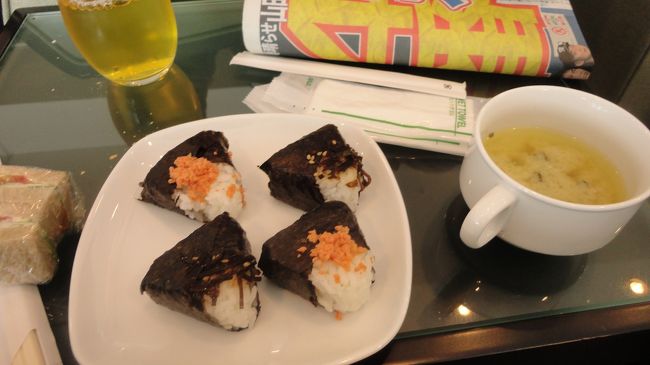 ラウンジで　朝ごはんをいただきました。<br />