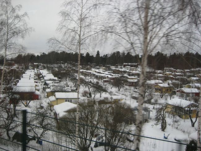 ARABIAの絵皿にありそうな郊外の風景