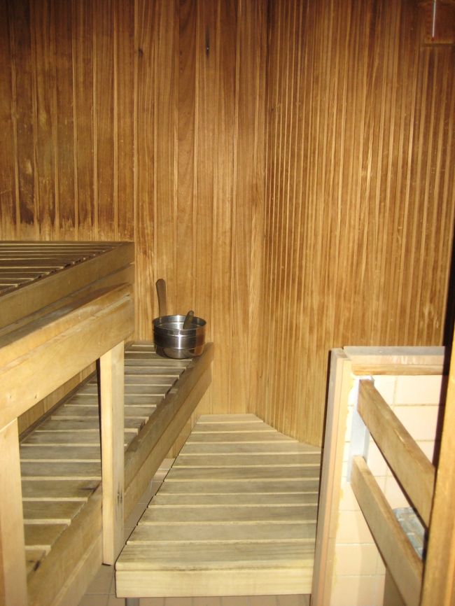ちょうど誰も居ないので、貸切りサウナみたい<br />