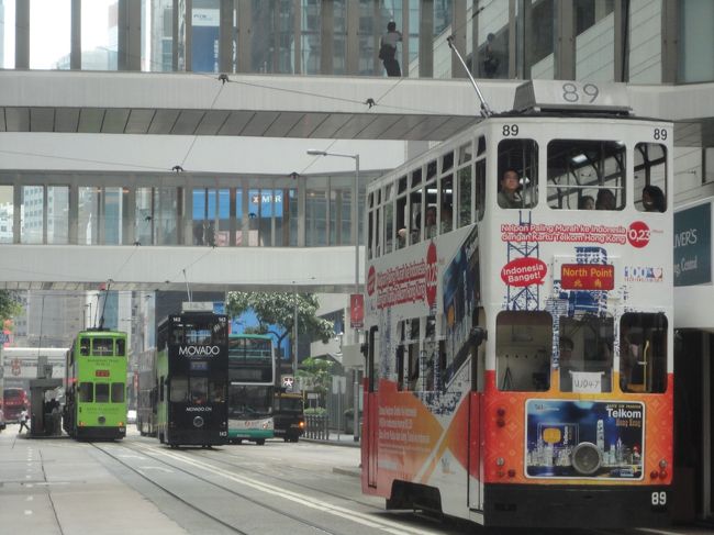 香港の街はトラムが似合いますね。