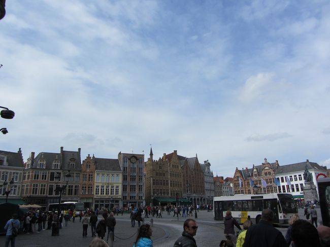 鐘楼から降りて、マルクト広場は後にして、