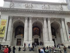 5番街へ出て、ニューヨーク市立図書館へ。