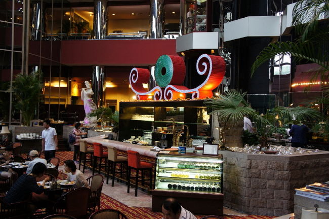 <br />①毎朝ココでバイキング朝食<br /><br />　もう少し日によって変化があると嬉しい