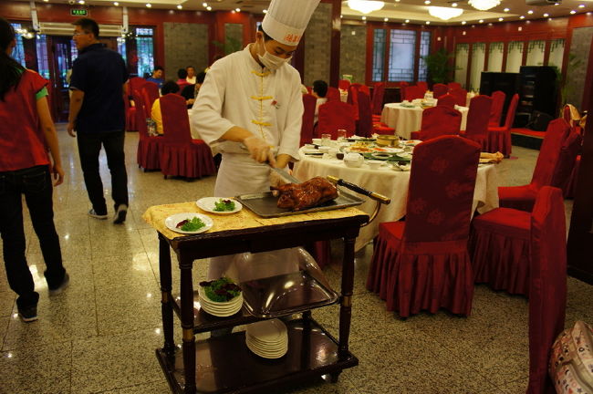<br />②初日の夕食・二日目のホテルバイキング・<br /><br />　そして二日目の昼食（北京料理）北京ダック<br /><br />　久しぶり～