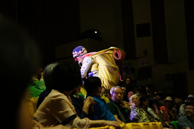 ②オープニングの幕明けまでは<br /><br />　ピエロが笑わせます<br /><br />　中国も変わったなぁ～<br /><br />　ここまでは写真ＯＫ！！