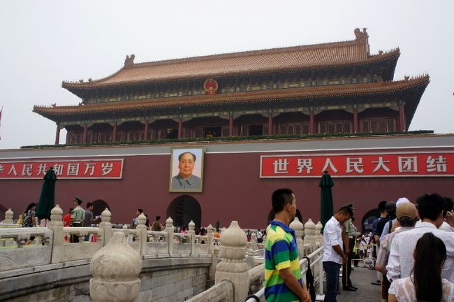 <br />③毛沢東の写真が誇らしげに・・<br /><br />　天安門