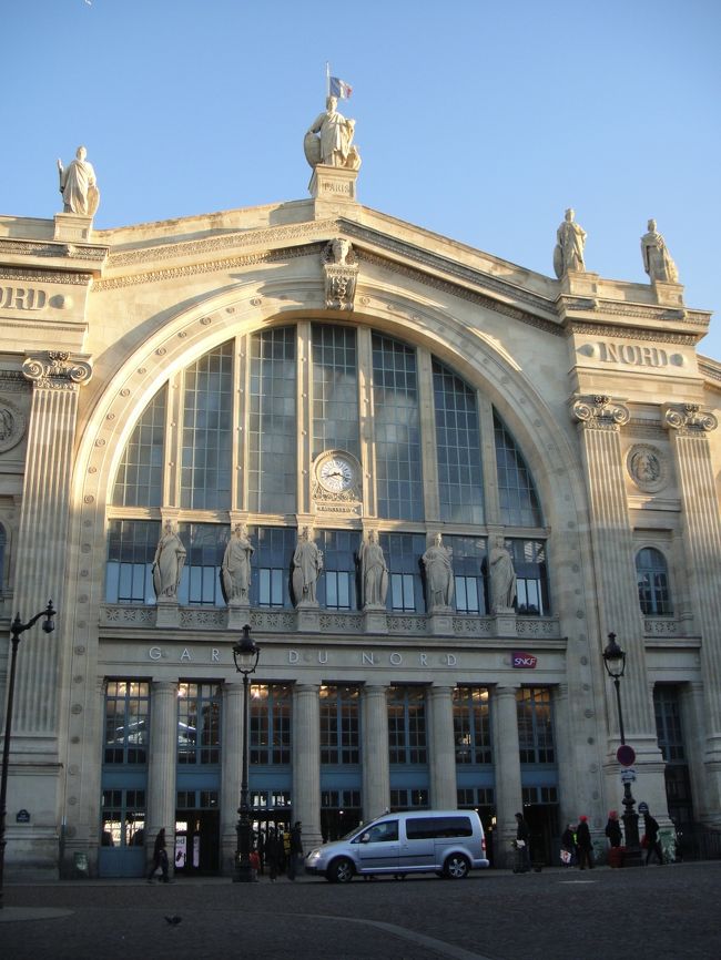 パリのホテルをチェックアウト。タクシーかメトロを勧められたが歩いて北駅まで。歩くのは全然苦じゃない。<br /><br />また同じホテルに帰ってくるので、スーツケースは預けてハンドバックのみでベルギーまで。<br />