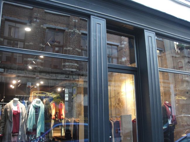 いい感じの店が多かった。<br /><br />ベルギーのニットは日本のセレクトショップでも良く見るのでほしかったけど、いいのがなかった。残念。