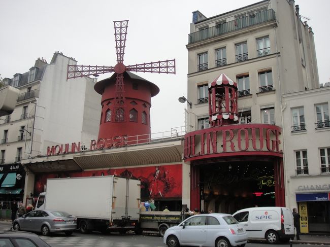 ムーランルージュ。<br /><br />このあたりはアダルトグッズの店ばかり。