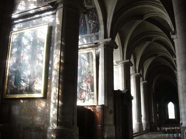 教会で。光がさして綺麗。<br /><br />こういう絵はこういうところに飾るのがいいのではないかと。<br /><br />あまり美術館で見て感動したことはない。