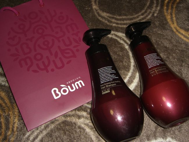 どうしてもゲットしたかったＬＬａｎｇのシャンプー＆コンディショナー　各２２，０００ウォン<br /><br />Ｂｏｕｍが明洞になくて、今回のスケジュールではとうてい江南まで足を運べず、最後の仁川空港に期待を持ち、チェックインカウンターがダダ混み中の間に根性でゲット♪<br />