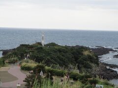 長崎鼻
ここからは硫黄島が見えるというので楽しみにしていたのに、悪天候で残念だった。