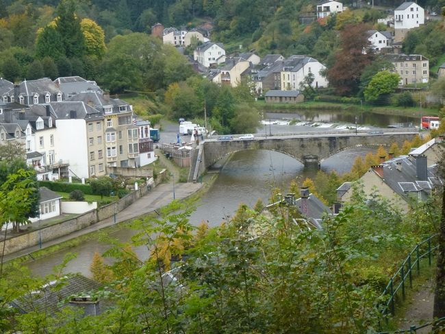 ブイヨンの街を散策しました。