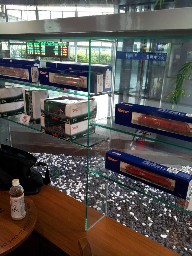 こんな電車の模型も飾ってあります。