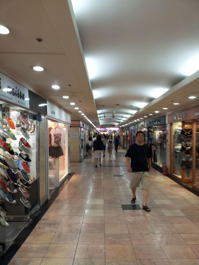 西面到着。とりあえず地下街をプラプラ。午前早めということもありまだあまり店は開いておらず。